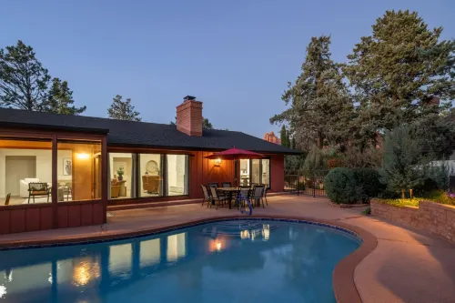 Stunning Pool and Hot Tub Oasis - Luxurious Retreat with Forest Views