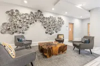 Rooftop Pool, Fitness Center, and Concierge Service - Lavish Modern Oasis