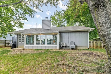 Chef-Ready Kitchen and Sunroom Bliss - Stylish Cozy Retreat