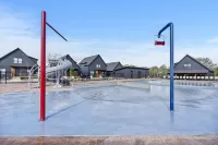Private Hot Tub and Scenic Patio Retreat - Tranquil Modern Haven Hotels in Oliver Township