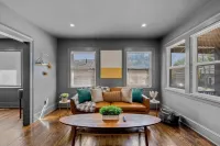 Gourmet Kitchen and Indulgent Oversized Tub - Exquisite Modern Haven Hotel a New Britain