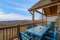 Breathtaking Mountain Views and Modern Design - Stunning Cabin Retreat Hotels in Mars Hill