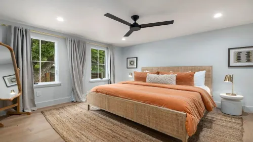 Hot Tub, Cowboy Pool and Mini Golf Fun - Stunning Modern Retreat