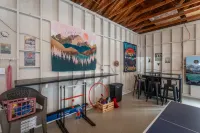 Spacious Home with Hot Tub and Arcade Games - Stunning Retreat