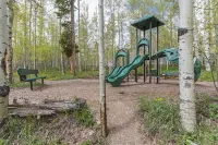 Charming Mountain Retreat with Breathtaking Views - Cozy Sanctuary Hotels in Frisco