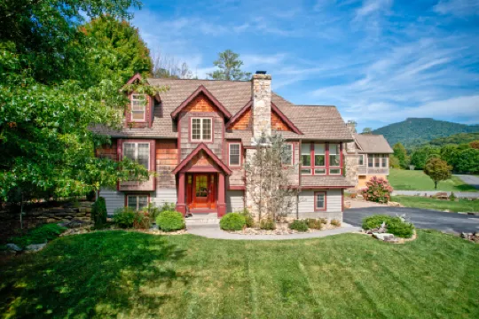 Expansive Deck and Scenic Ponds - Charming Tranquil Retreat