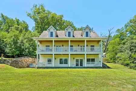 Game Room and Gym Oasis - Stunning Mountain Retreat