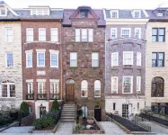 High Ceilings and Open Kitchen Living Space - Stunning Spacious Retreat