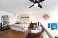 Ocean Views and Spacious Lanai - Inviting Penthouse Retreat