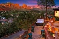Ravens Rock Retreat: Clifftop Estate w/ 360 Views