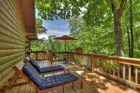 Golden Fire Pit Haven - Hot Tub, WiFi, Retreat Hotels in Gilmer County