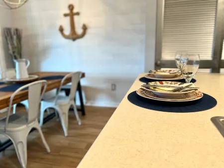 Tennis Courts and Scenic Views - Charming Coastal Oasis