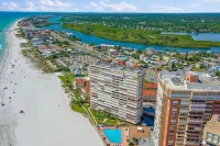 Wrap-Around Balcony and Pool Access - Stunning Beachfront Oasis Hotel a Redington Beach