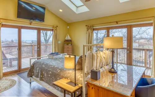 Beachside Getaway with Hot Tub and Gourmet Kitchen - Spectacular Retreat