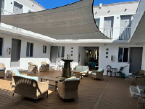 Charming Oasis with Beach Essentials - Inviting Coastal Retreat