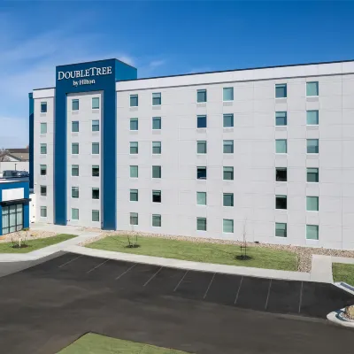 DoubleTree by Hilton Sioux City Hotels near Tyson Events Center