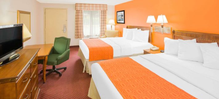 Howard Johnson by Wyndham Dothan Hotels in Dothan