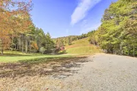 Cozy Log Cabin with Fire Pit and Outdoor Space - Charming Country Escape Hotels in Grayson County
