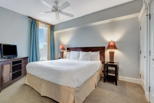 Lagoon-Style Pool and Access to Resort Amenities - Inviting Haven Hoteles en Miramar Beach