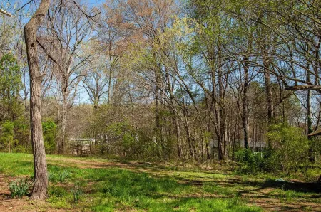 3-bedroom house near Deep River, Wolfspeed, Toyota, & Zoo Отели в г. Рэндольф