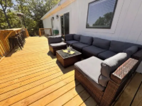 Sleeps 10! Lake Front 4-Bedroom Home with Fire Pit Lake Views!