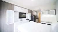 Tidy And Comfy Studio At Bale Hinggil Apartment Hotels in Medokan Semampir