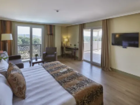 ラマダ リゾート バイ ウインダム カズダグラリ サーマル アンド スパ エドレミトのホテル