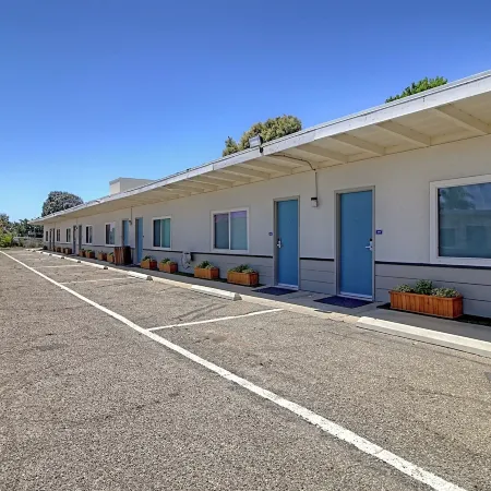 White Caps Motel