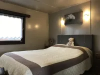 Modern Waterfront Chalet - 3-Star
