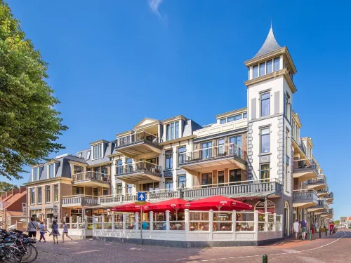 Luxurious Apartment Near Sea