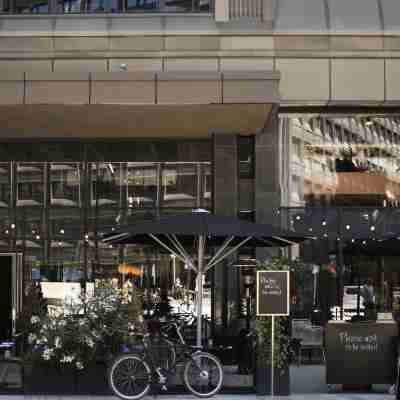 アット シックス Hotel Exterior