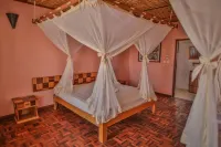 Eden de la Tsiribihina Hotels in Miandrivazo