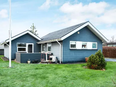 6 Person Holiday Home in Juelsminde by Traum