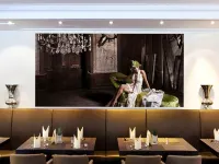 Sandglow Hotels in Husum