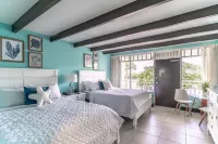 201 Little Harbor Inn