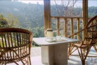 Glamwood Resort Hotels in Kempty Range