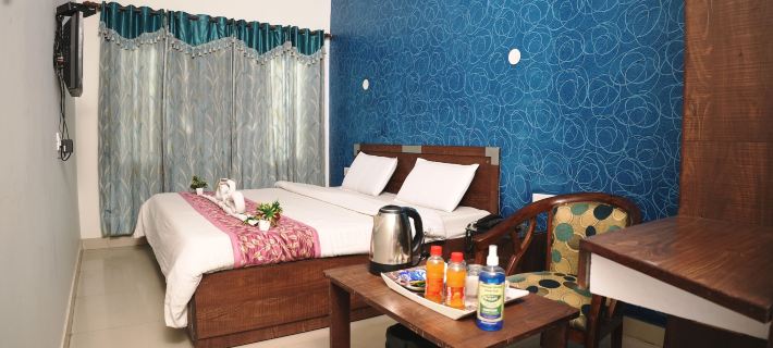 Hotel Holiday Comfort - 800 MTS from Jallianwala Bagh Hotels in Amritsar