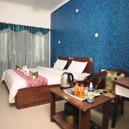 Hotel Holiday Comfort - 800 MTS from Jallianwala Bagh