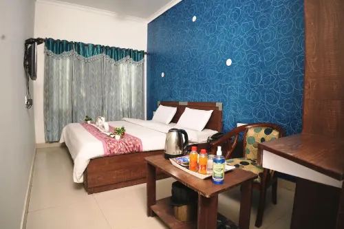 Hotel Holiday Comfort - 800 MTS from Jallianwala Bagh