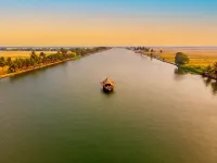 Spice Coast Cruises CGH Earth-Houseboat Hotels in Muhamma