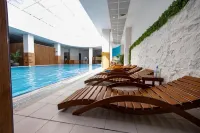 18th & 16h Floor Secure Luxury Condos with Pool & Fitness Included in Price Hotels in Aerodrom