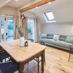 Host & Stay - Sleepers @ No.8 Hotels in Pickering