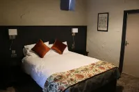 Black Dog Inn - parking