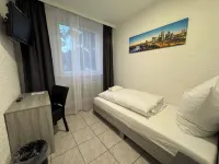Hotel Main Taunus - 2 ดาว