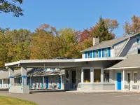 Pocono Night Lodge Hotels in Bartonsville