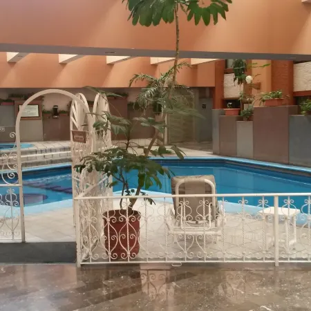 Country Plaza