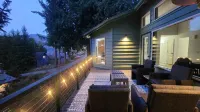 Cozy Lakeview Sunsets & Cinema