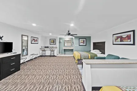 Super 8 by Wyndham McAllen/Downtown/La Plaza Mall