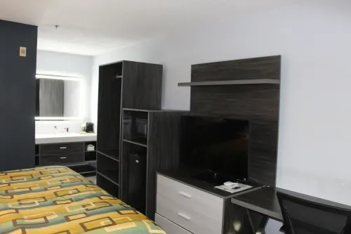 Douglas Inn & Suites Các khách sạn ở Cleveland