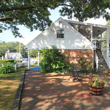 Skaket Beach Motel